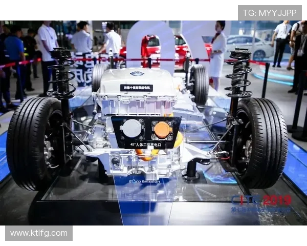 《电竞行业新动态:全球赛事重启与新兴战队崛起成亮点》 《电竞行业新动态:全球赛事重启与新兴战队崛起成亮点》