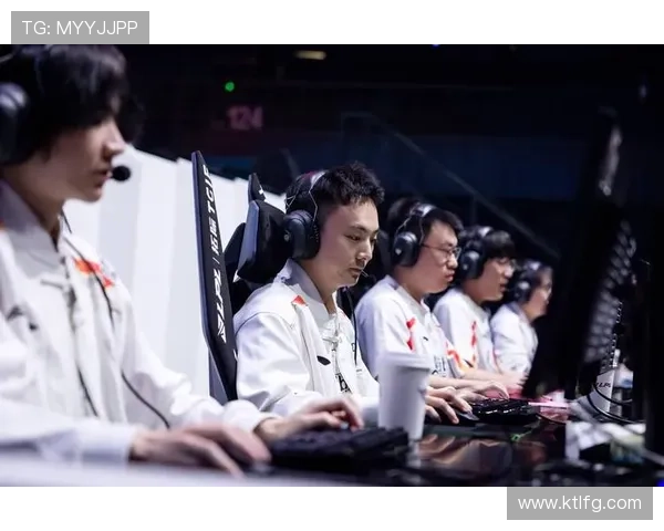 《电竞圈风云再起 全球顶级赛事激烈角逐 玩家竞技水平创历史新高》 《电竞圈风云再起 全球顶级赛事激烈角逐 玩家竞技水平创历史新高》