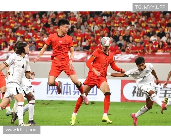 中国足球队备战亚洲杯新阵容亮相 多名新星首次入选引发热议