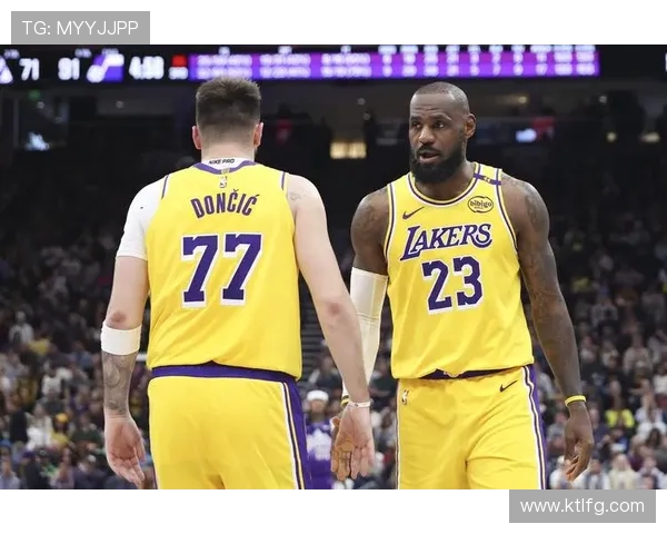 湖人双星联手发威击败勇士 詹姆斯浓眉合砍七十分重燃夺冠希望