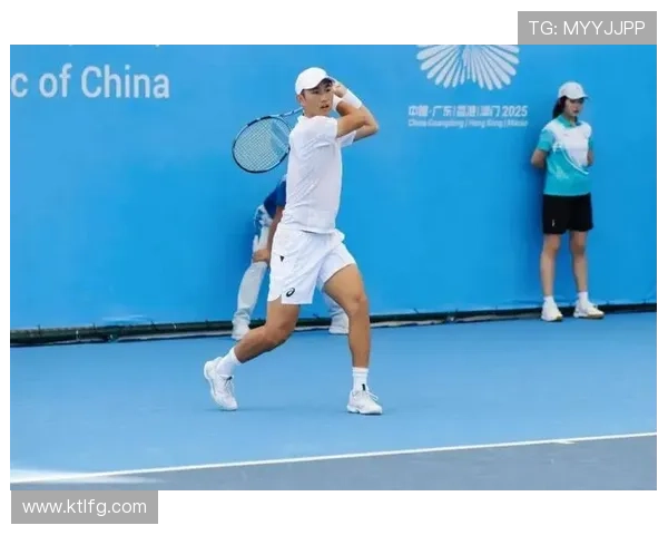 网球赛季再掀高潮 年轻球员崭露头角老将激战持续上演精彩对决 网球赛季再掀高潮 年轻球员崭露头角老将激战持续上演精彩对决