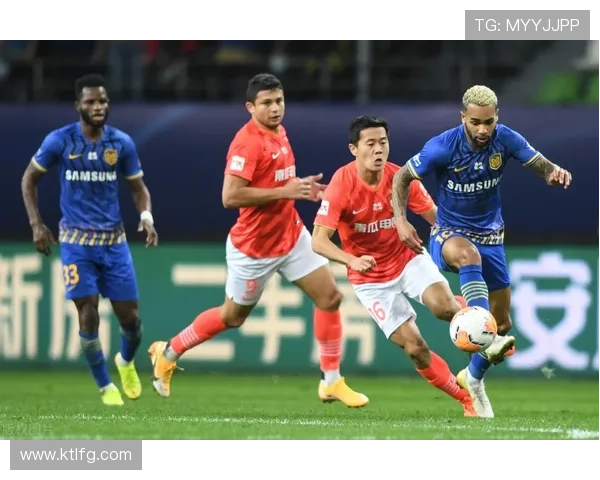 国足世预赛迎关键战欧洲联赛焦点对决引爆球迷热情与豪门转会动态持续升温 国足世预赛迎关键战欧洲联赛焦点对决引爆球迷热情与豪门转会动态持续升温