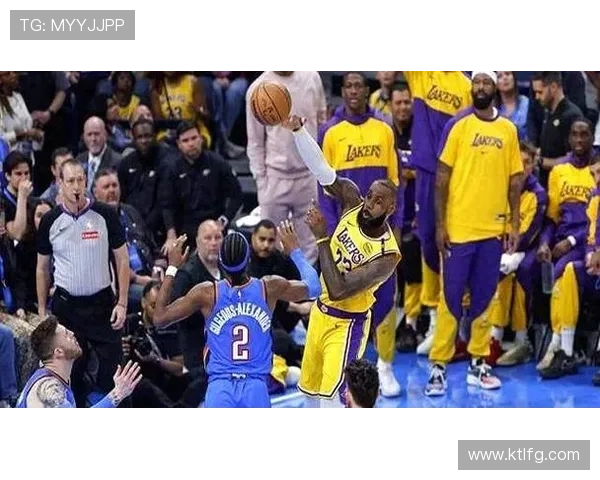 詹姆斯带领湖人豪取五连胜,季后赛前景光明,浓眉状态回暖 詹姆斯带领湖人豪取五连胜,季后赛前景光明,浓眉状态回暖